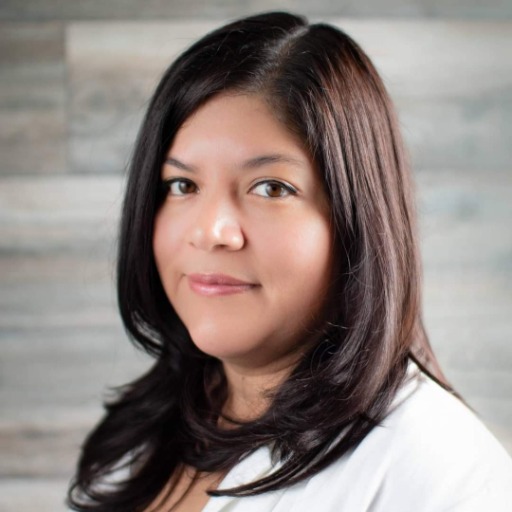 Stephanie    Santos Photo